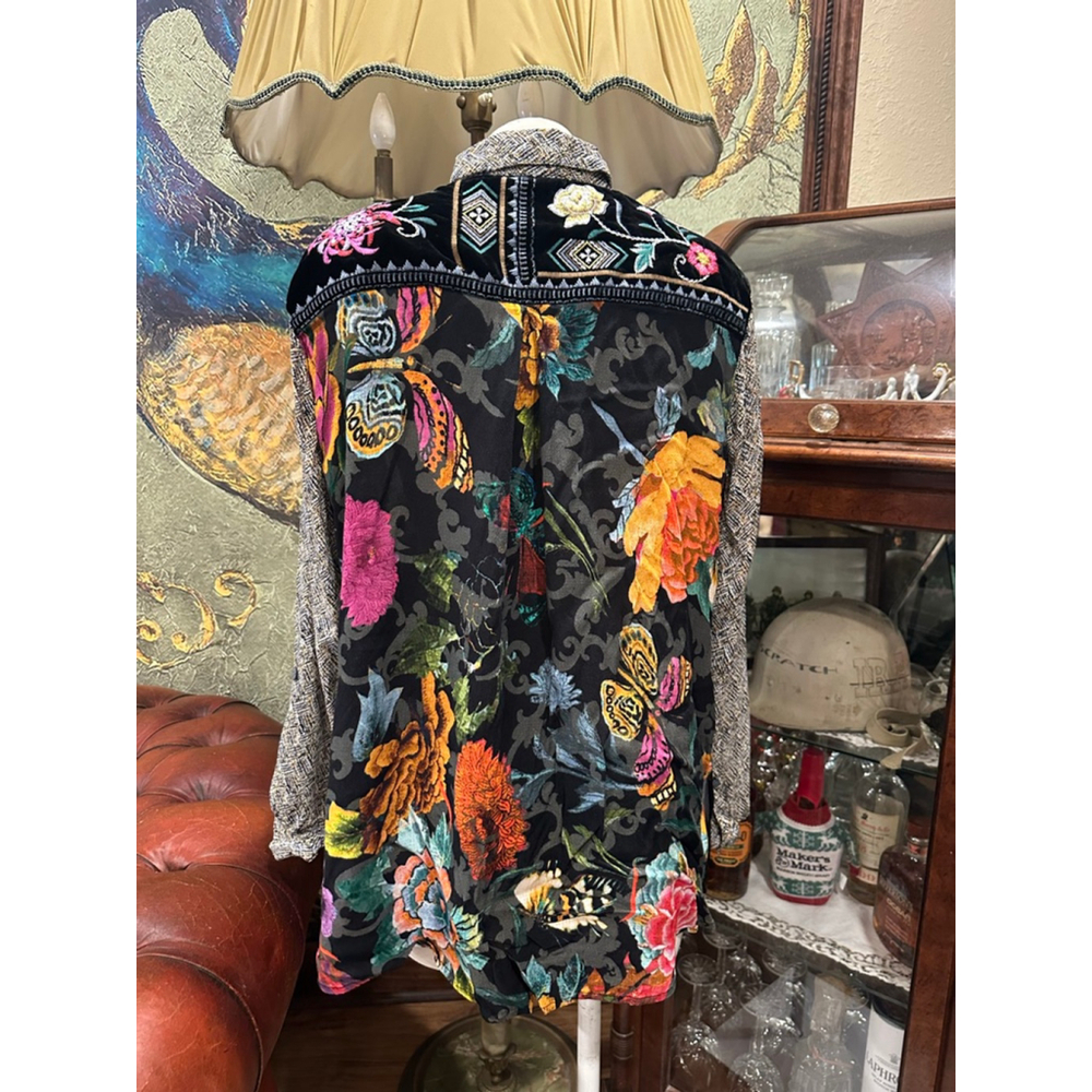 Women's JOHN MARK Patchwork Floral Button Down Sh… - image 4